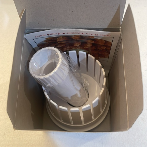 Norpro Onion blossom maker tasty onion blossoms recipe instruction booklet nib - Picture 5 of 7